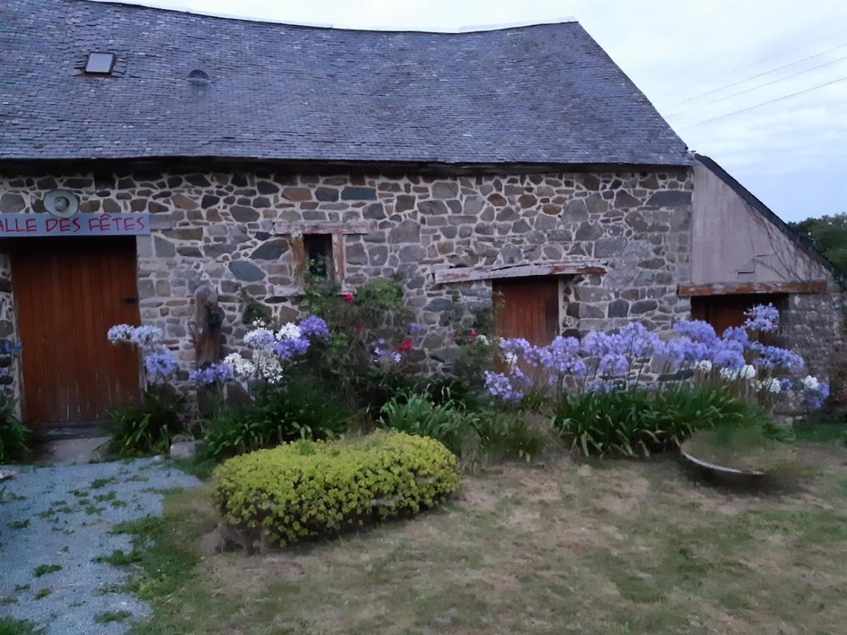 Plouec-du-Trieux Petite Maison De Campagne מראה חיצוני תמונה